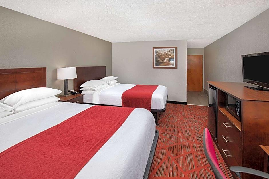 Ramada by Wyndham Bowling Green