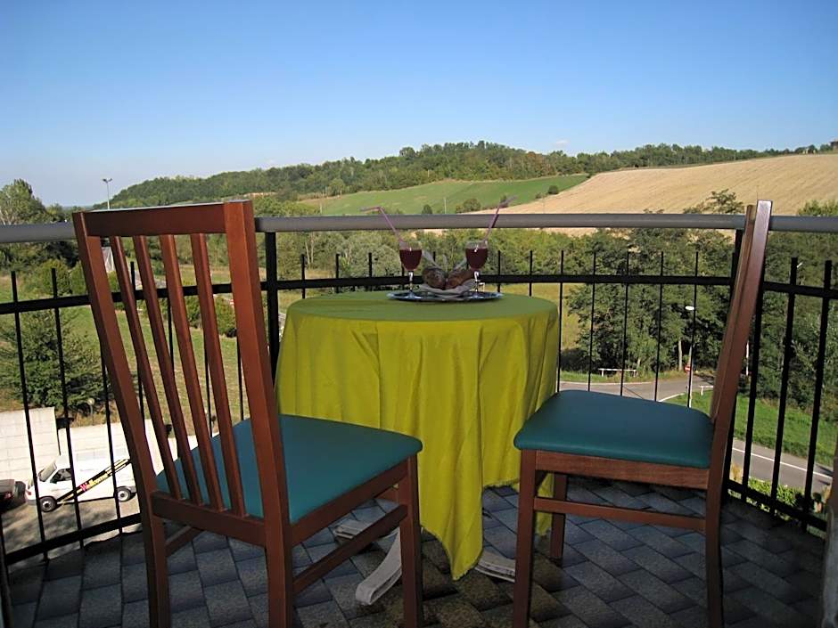 Hotel Boomerang - Check-in & Meals in front at hotel Sporting