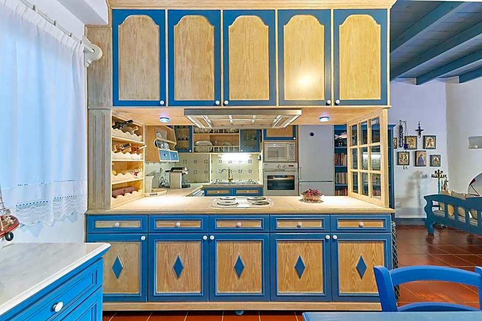 Kerame Studios & Apartments