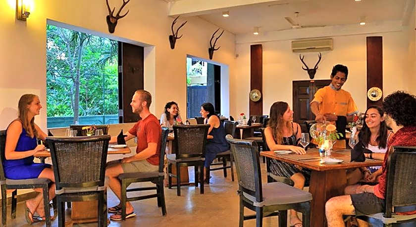 St.Lachlan Hotel & Suites