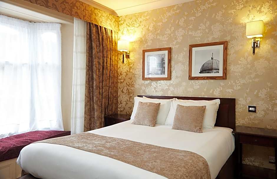 The Bell Hotel Woburn By Greene King Inns