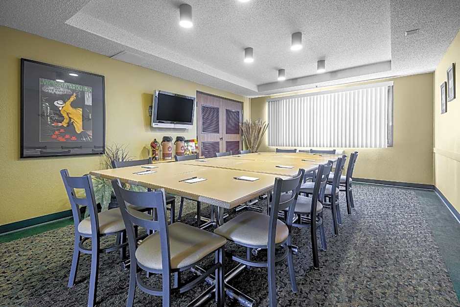 AmericInn by Wyndham Sioux Falls