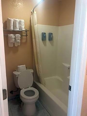 Pinn Road Inn and Suites Lackland AFB and Seaworld