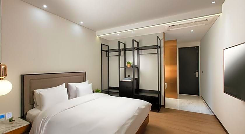 N Bridge Hotel