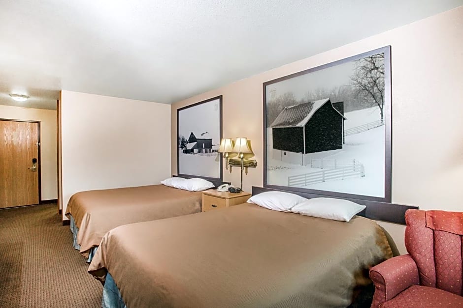 Super 8 by Wyndham Monroe WI