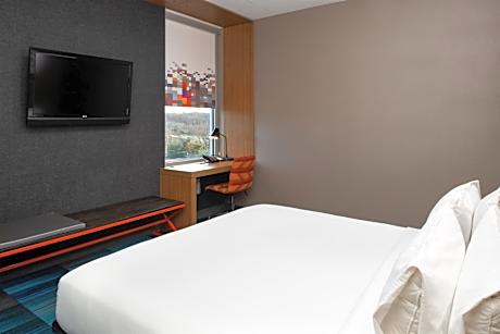 King Room with Roll-in Shower - Mobility and Hearing Accessible