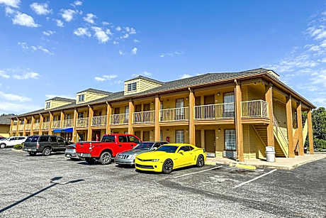 Bonita Lakes Inn by Capital O Meridian I20