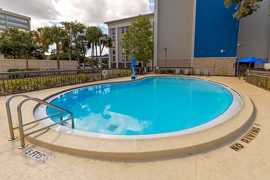Hampton Inn By Hilton Tampa-International Airport/Westshore