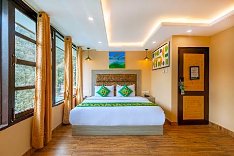 Treebo Lords Garden Glory Valley View and Centralized Heating