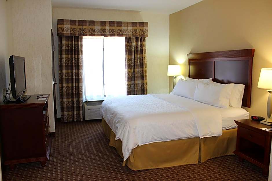 Holiday Inn Express Hotel & Suites Center By IHG