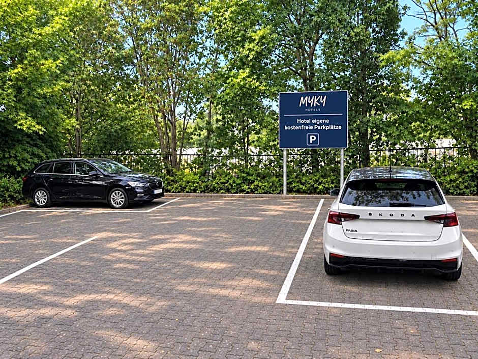 MYKY Aparthotel Harburg - Free Parking