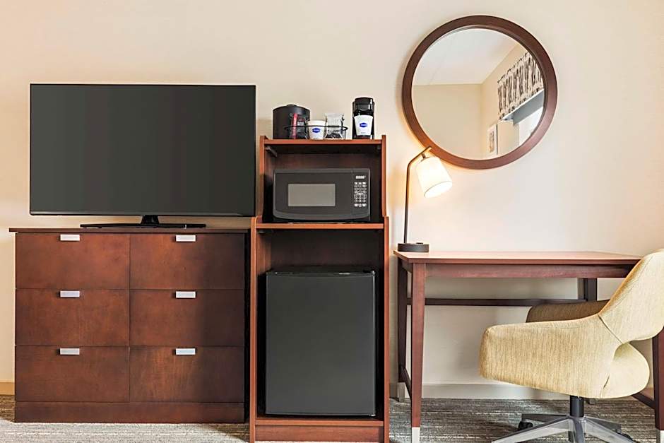 Hampton Inn By Hilton & Suites Pittsburgh/Waterfront-West Homestead