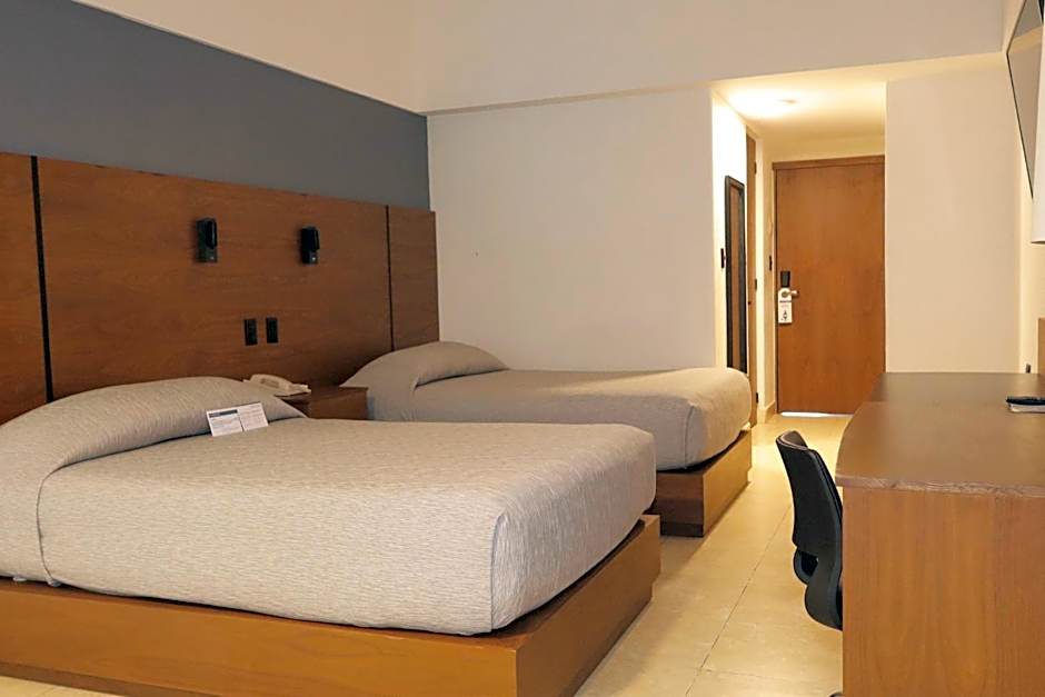 Hotel Fortin Plaza