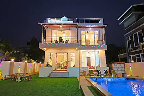 Lonavala-Megastar Villa-4BHK Luxurious & Spacious