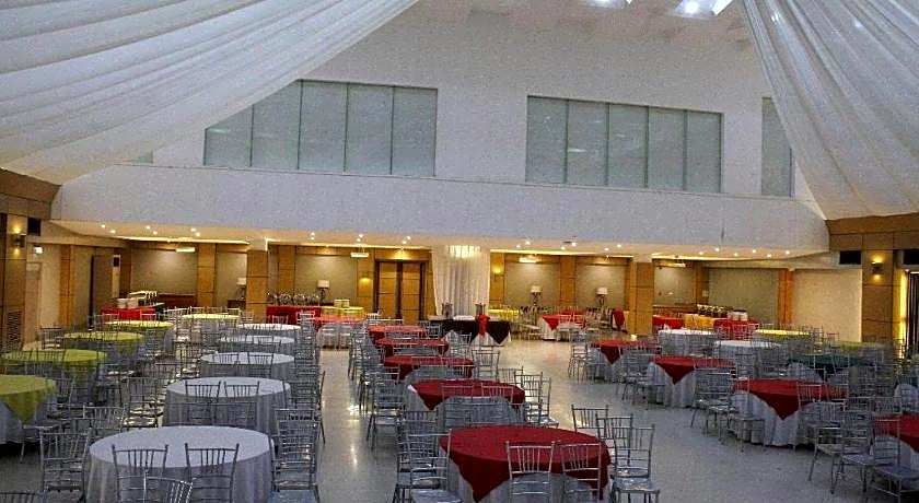 Grand Astoria Hotel