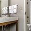 Country Inn & Suites by Radisson, Hampton Coliseum