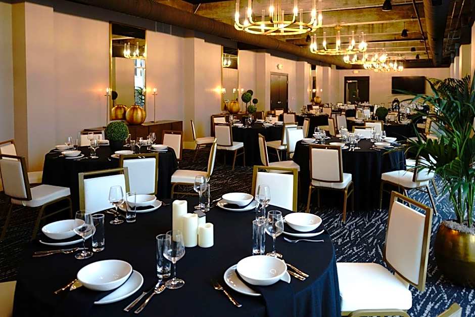 Cambria Hotel Detroit Downtown