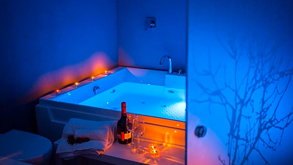 ETNEA 208 LUXURY JACUZZI SUITE Catania