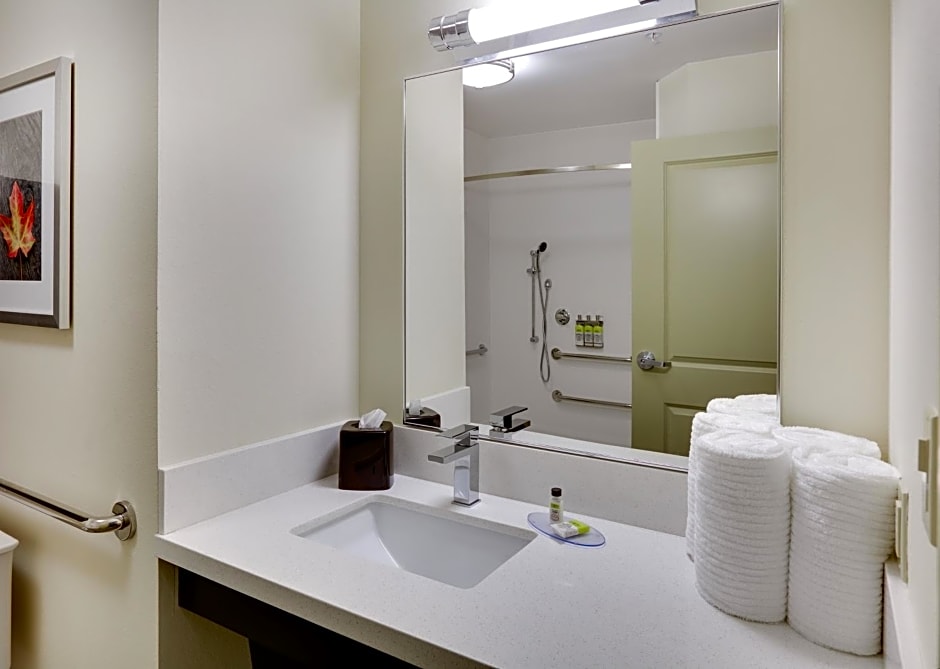 Candlewood Suites Dallas NW - Farmers Branch, an IHG Hotel