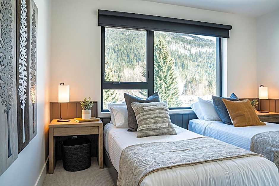 The Big Deck by Revelstoke Vacations