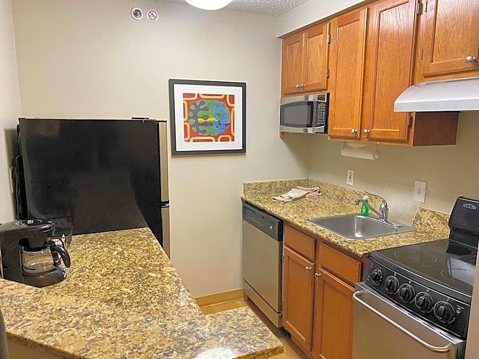 MainStay Suites Middleburg Heights Cleveland Airport