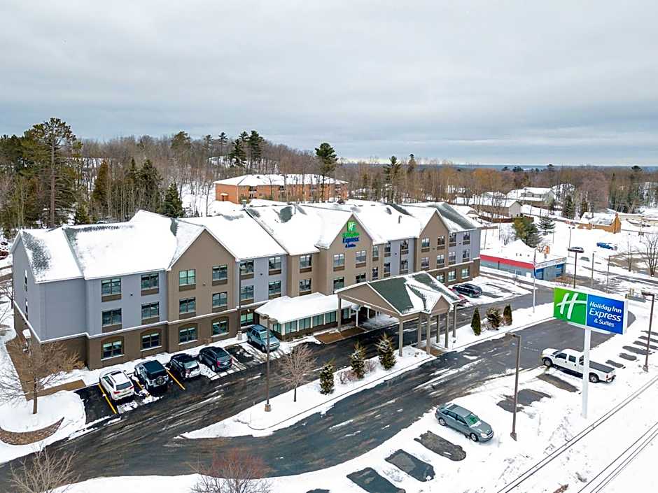 Holiday Inn Express & Suites Marquette By IHG
