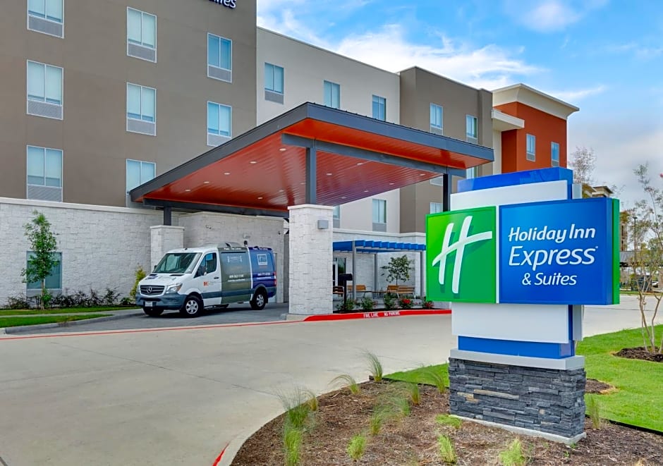 Holiday Inn Express And Suites Plano - The Colony By IHG
