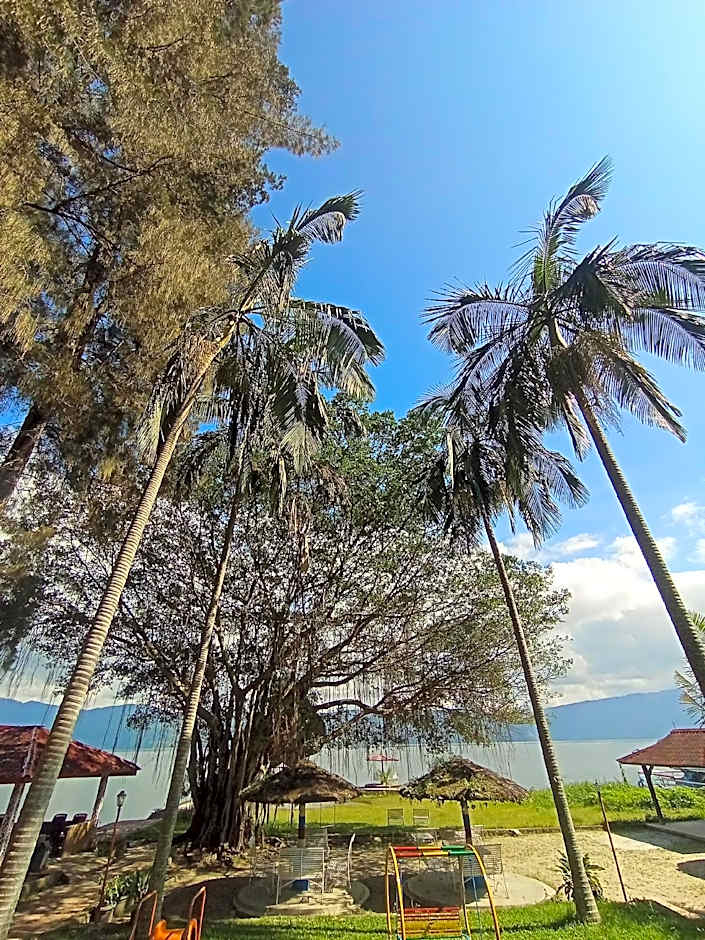 Pandu Lakeside Hotel Tuktuk