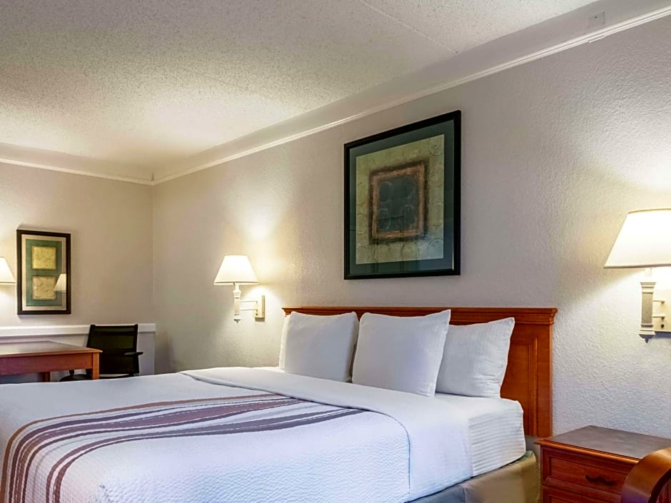 La Quinta Inn by Wyndham New Orleans West Bank / Gretna