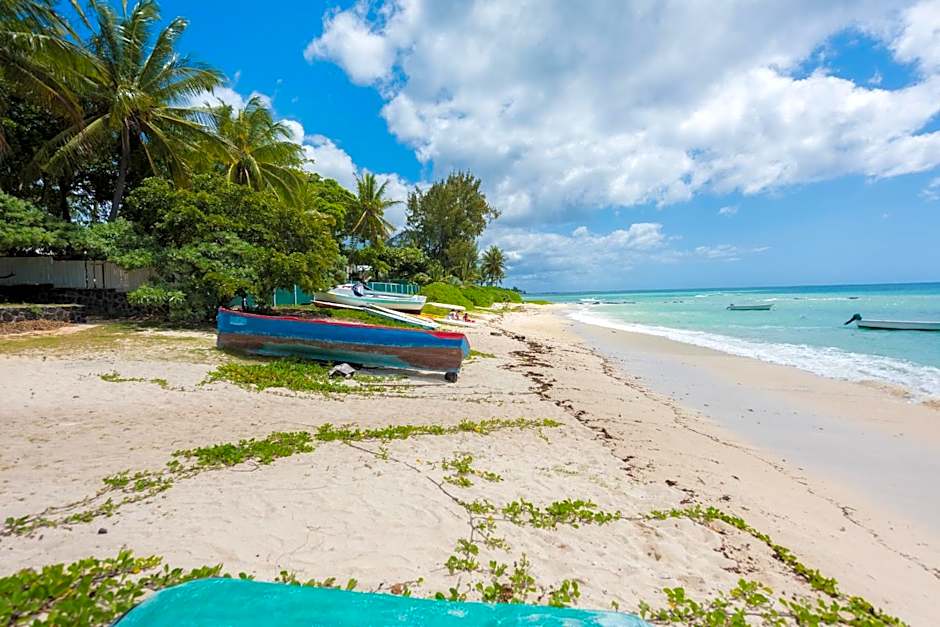 Kisana Residence - Studio with spacious balcony shared pool garden