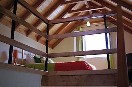 Apartment with Mountain View