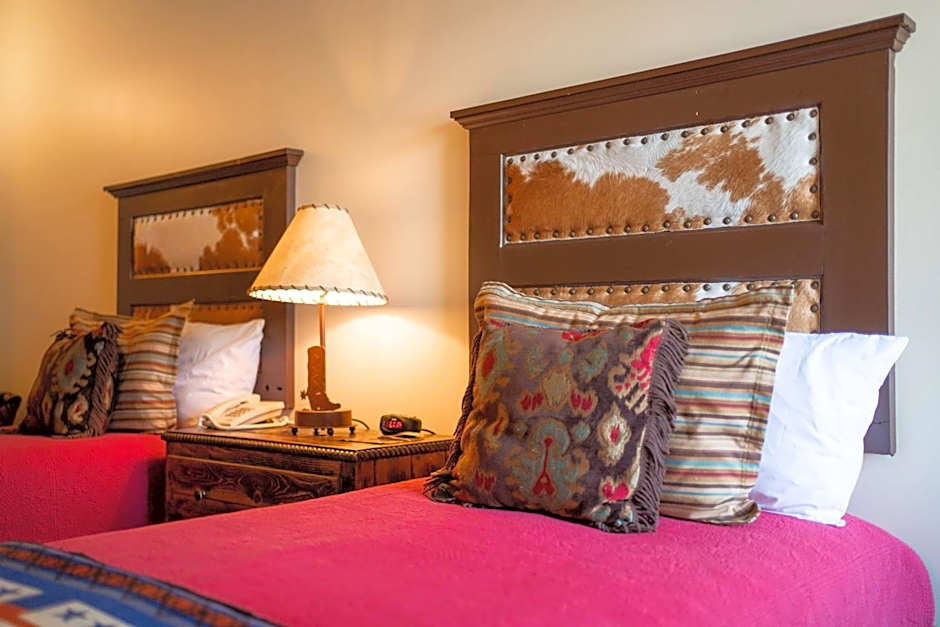 Sheridan Inn, B/W Signature Collection