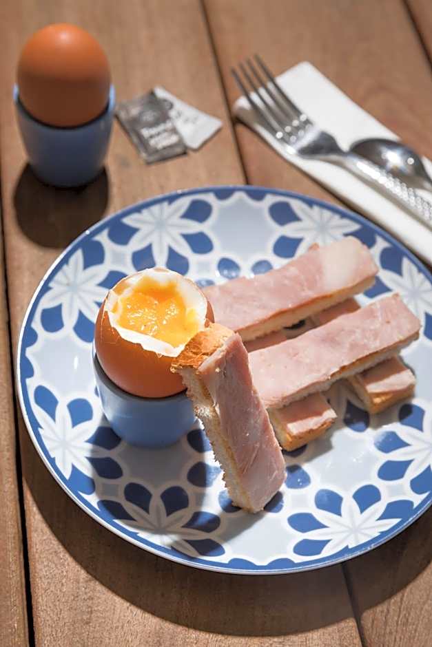 Hotel 10 Opera by HappyCulture