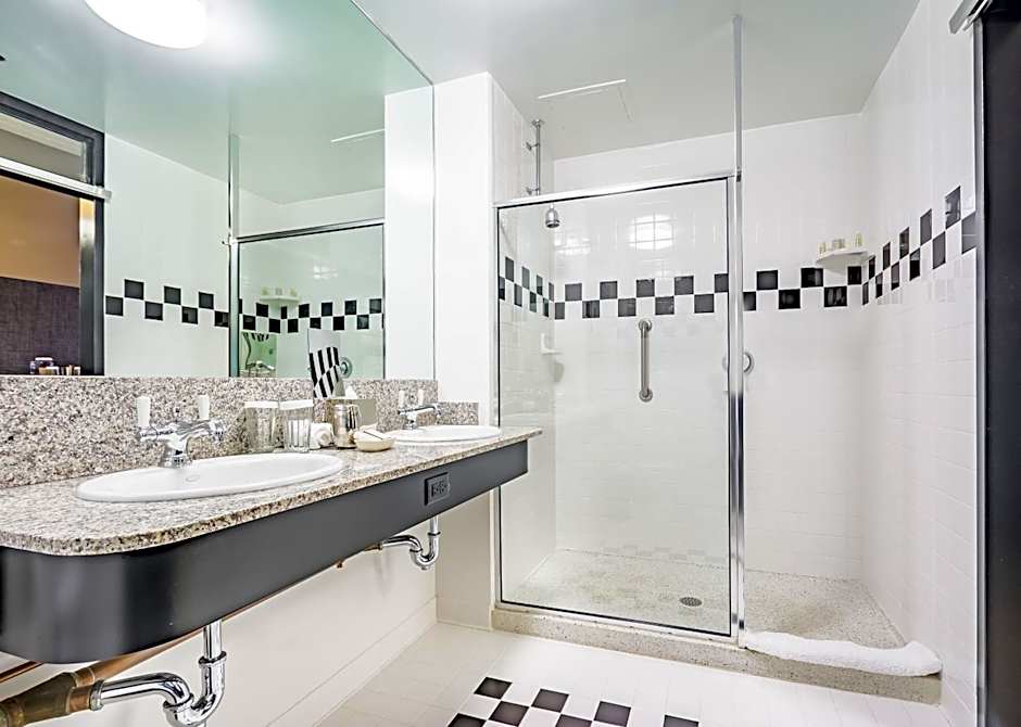 Proximity Hotel