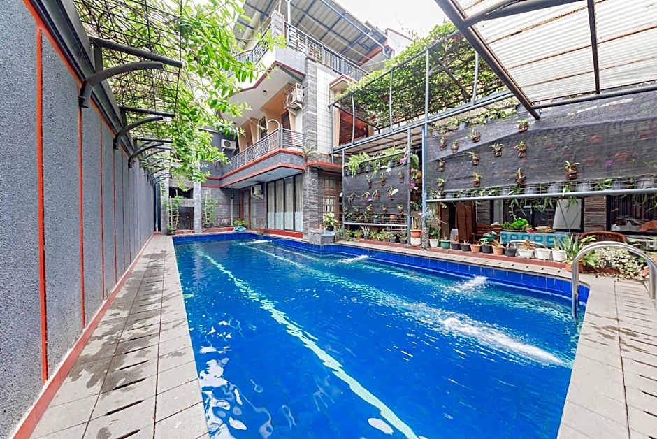 Urbanview Hotel Villa Surya Bandung