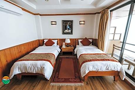Deluxe Double or Twin Room with Mountain View, 10% Discount on Food