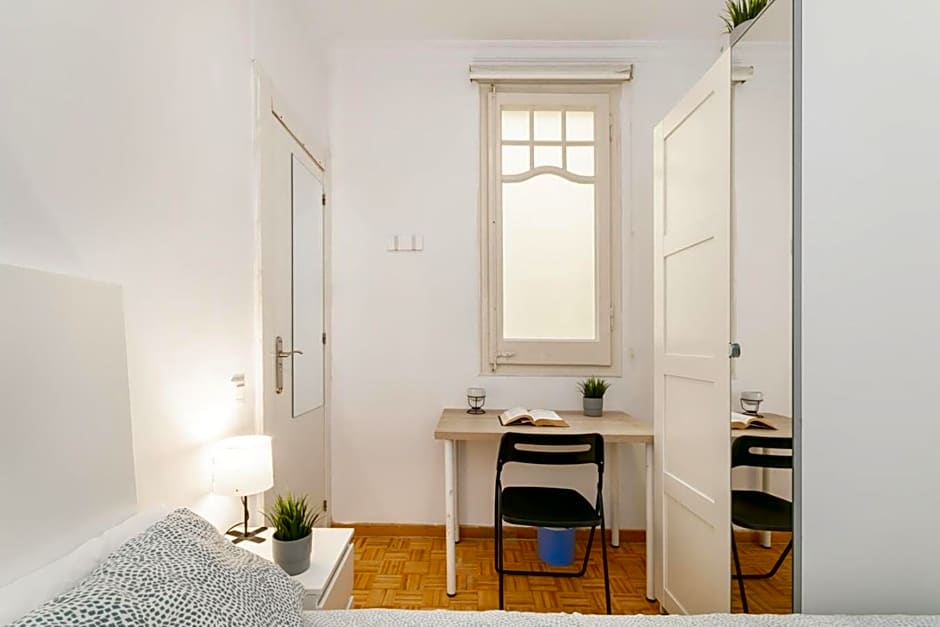 Balmes Private Rooms
