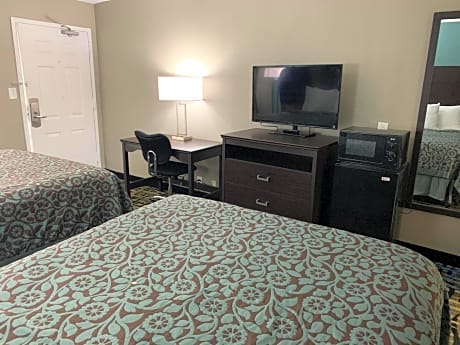 Queen Room with Two Queen Beds - Non-Smoking