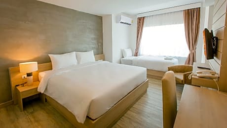 Deluxe Triple Room