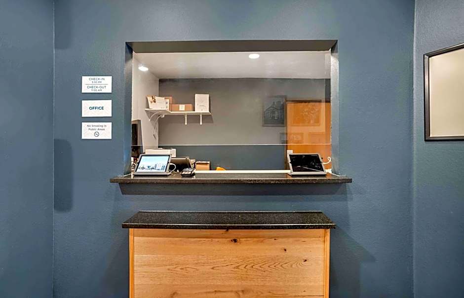 Extended Stay America Select Suites - Tallahassee - East