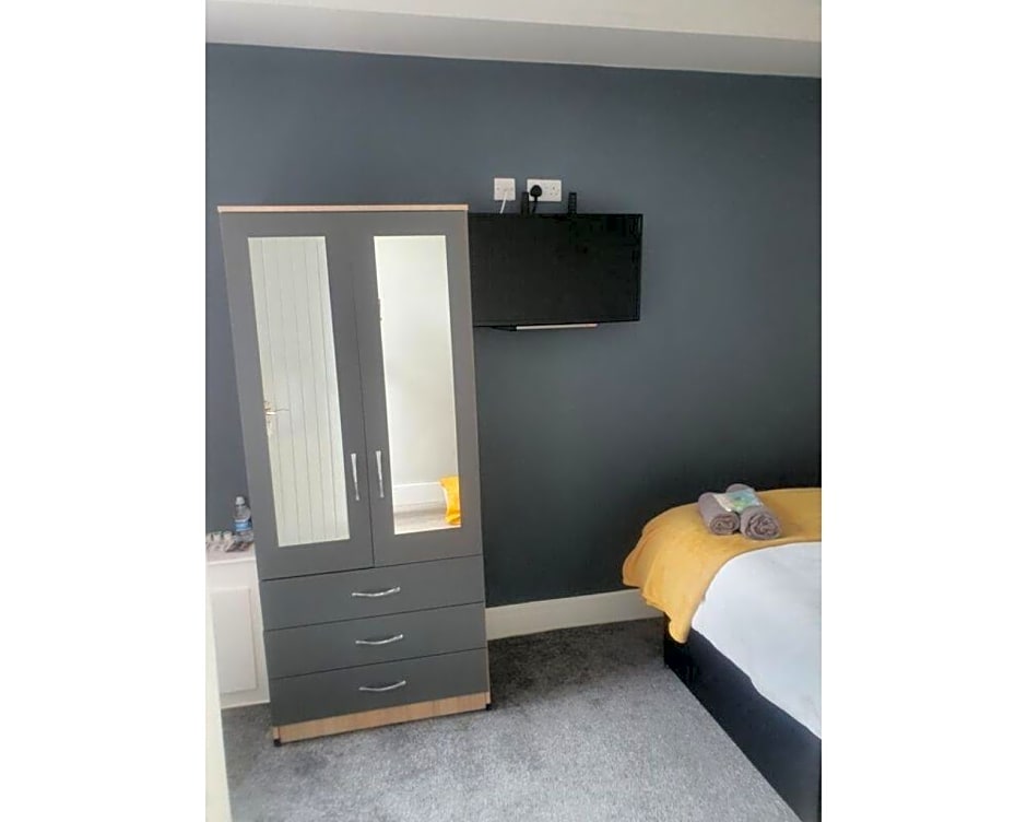 Townhouse @ 11 Nicholls Street Stoke