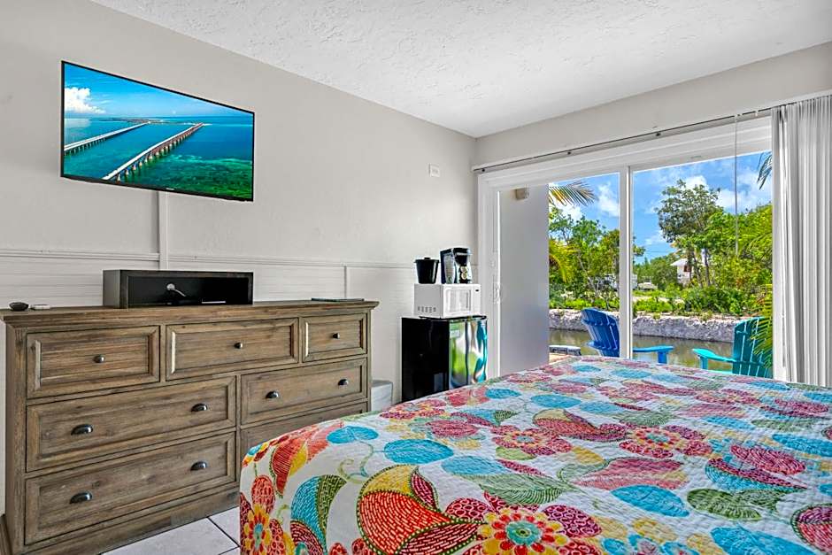 Photo 1 of 9 of Superior 1 King Bed