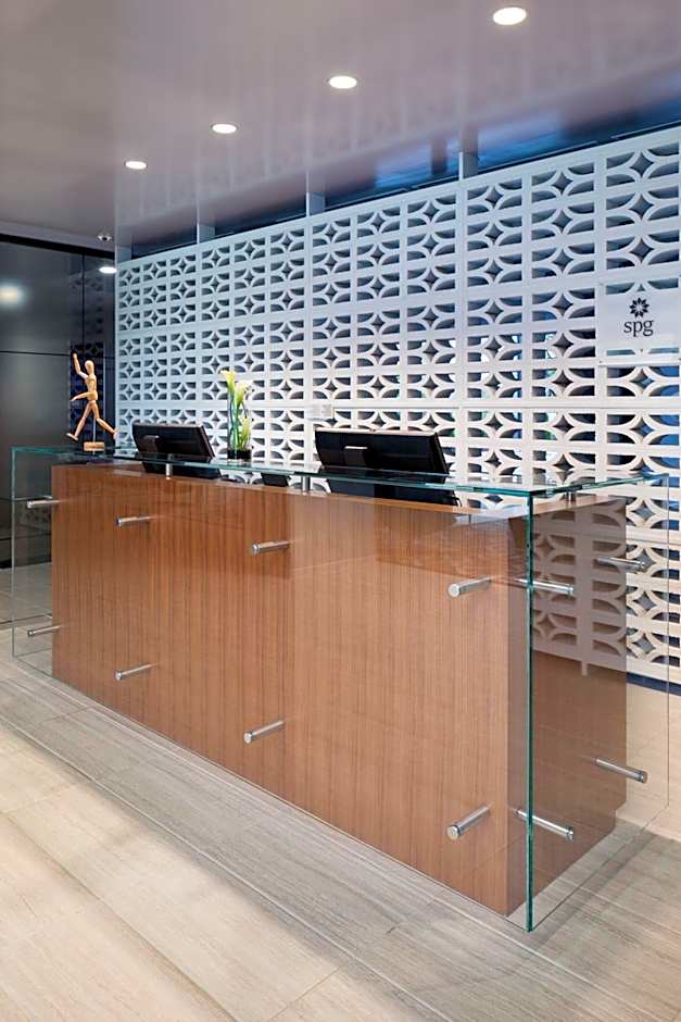 Le Meridien Chicago - Oakbrook Center