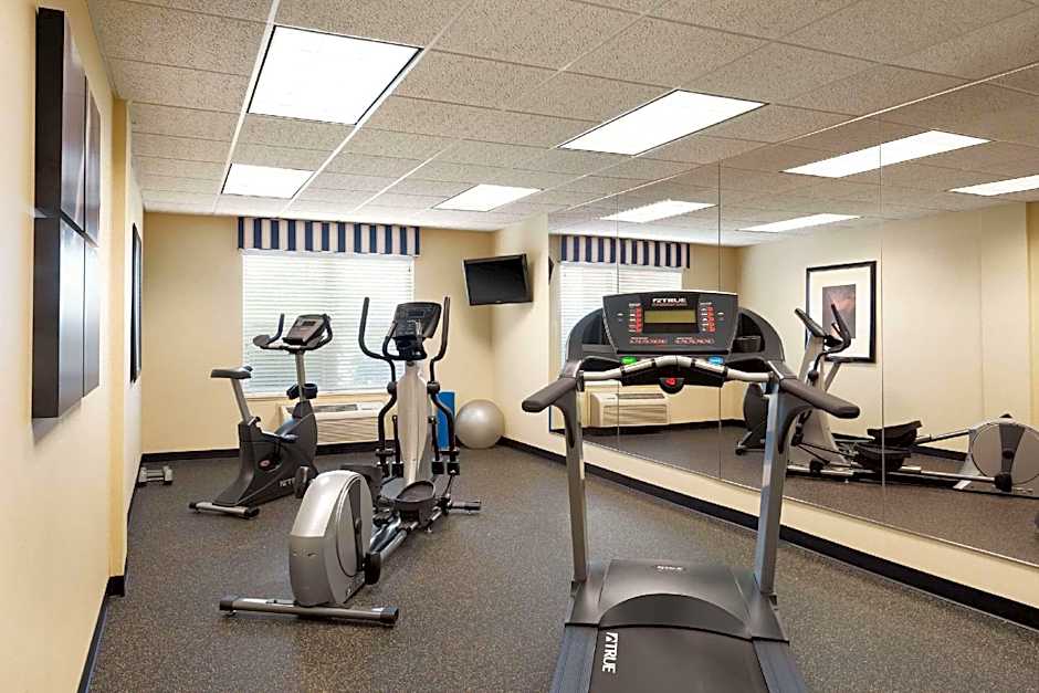 Country Inn & Suites by Radisson, Shoreview-Mounds View, MN