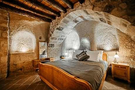 King Cave Suite