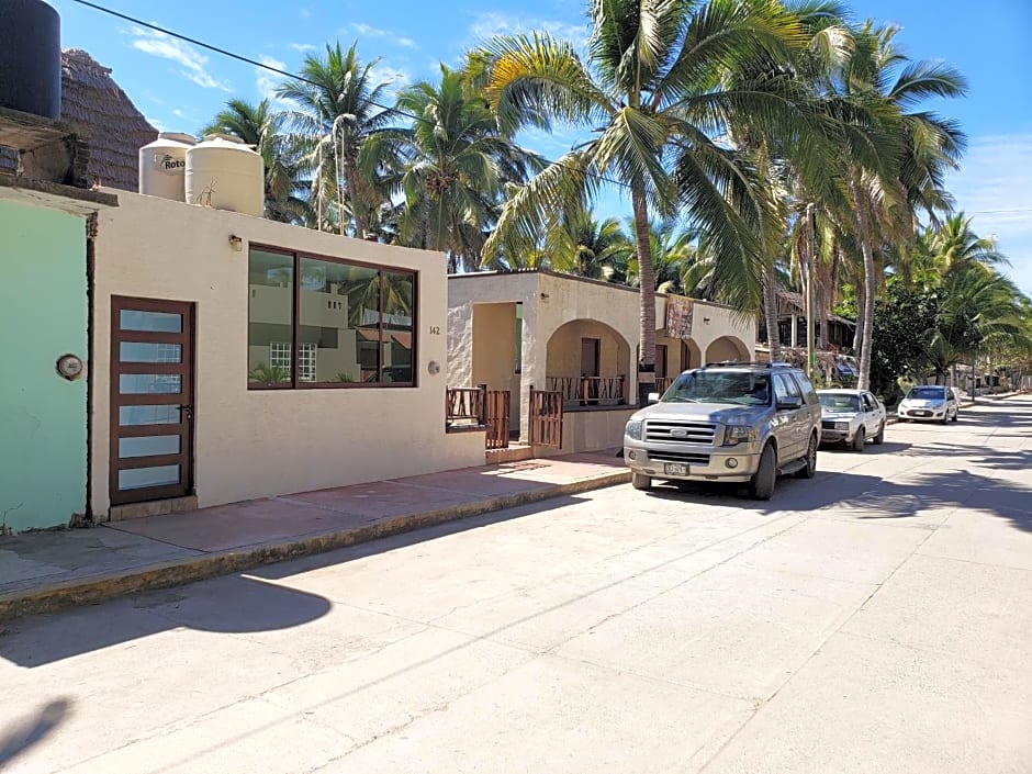 Bungalows La Perla Playa Azul