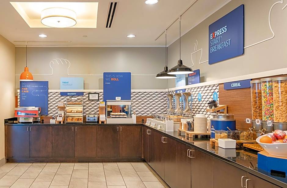 Holiday Inn Express & Suites Columbus-Easton Area By IHG