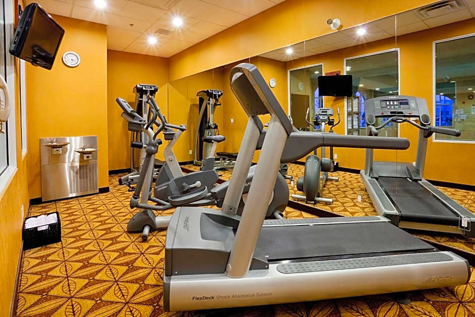 Holiday Inn Express Hotel & Suites Clarington - Bowmanville By IHG