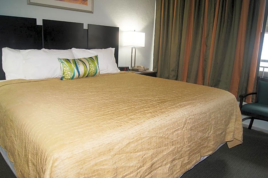 Ocean Plaza Motel