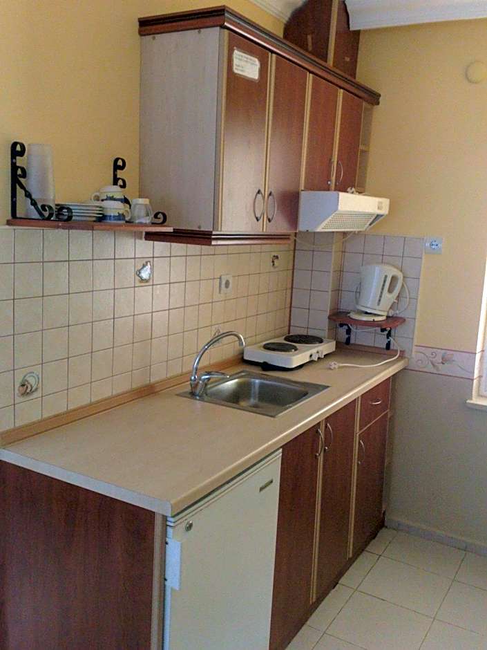 Club Sunset Apartments